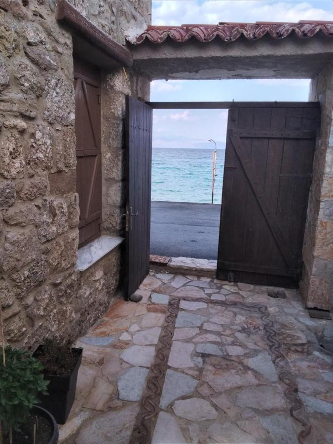 Appartamento Crecian Water Front Aigeira Esterno foto